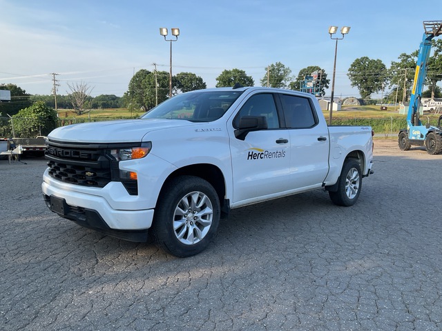 2022 Chevrolet Silverado 1500 Custom 4x4 Crew Cab Pickup