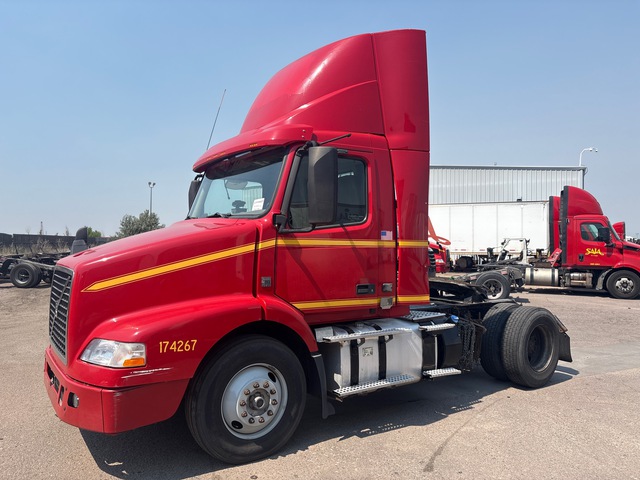 2017 Volvo VNM42T S/A Day Cab Truck Tractor