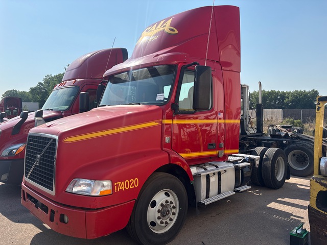 2017 Volvo VNM42T S/A Day Cab Truck Tractor