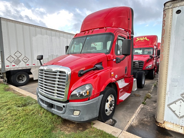 2017 Freightliner Cascadia 113 4x2 S/A Day Cab Truck Tractor (Inoperable)