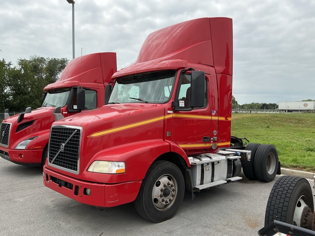 2017 Volvo VNM 4x2 S/A Day Cab Truck Tractor
