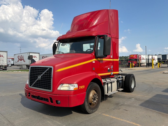 2017 Volvo VNM42T S/A Day Cab Truck Tractor