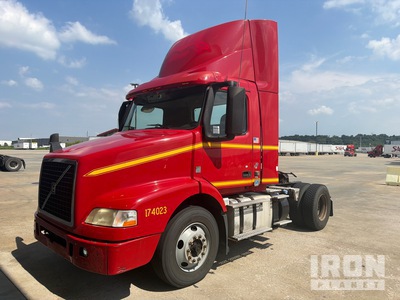2017 Volvo VNM42T S/A Day Cab Truck Tractor