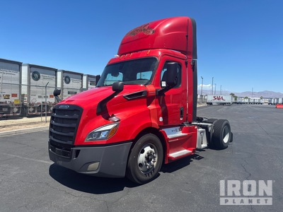 2019 Freightliner CA113 S/A Day Cab Truck Tractor