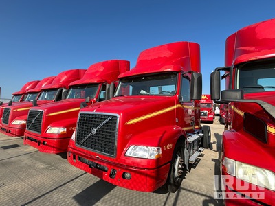 2017 Volvo VNM42T S/A Day Cab Truck Tractor