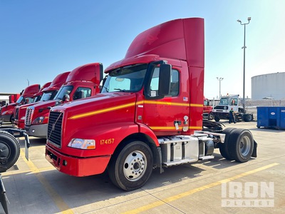 2017 Volvo VNM42T S/A Day Cab Truck Tractor
