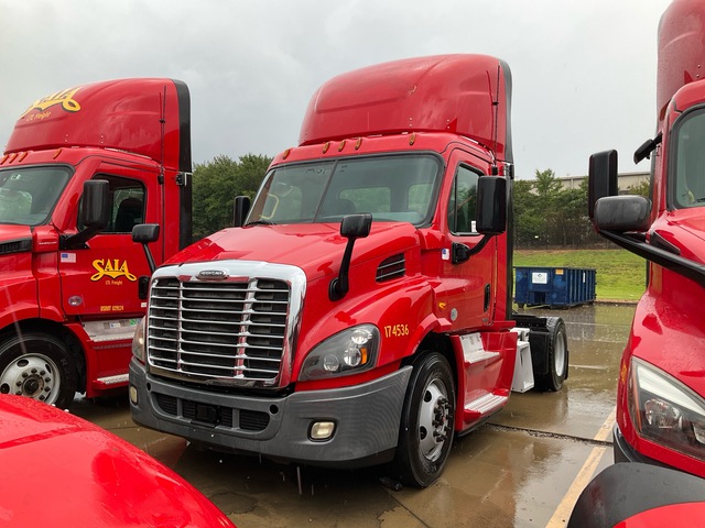 2017 Freightliner Cascadia 113 4x2 S/A Day Cab Truck Tractor