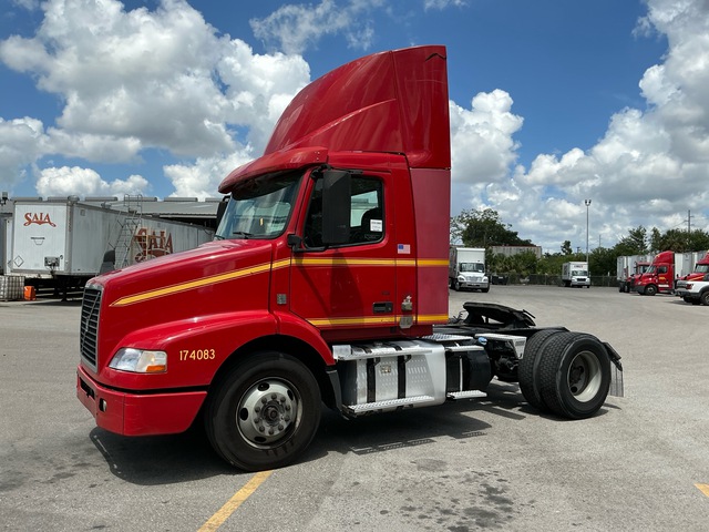 2017 Volvo VNM42T S/A Day Cab Truck Tractor