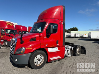 2017 Freightliner Cascadia 113 4x2 S/A Day Cab Truck Tractor