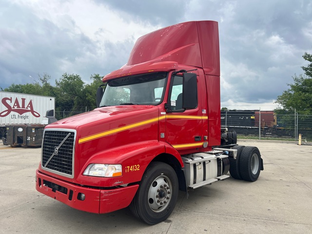 2017 Volvo VNM200 S/A Day Cab Truck Tractor