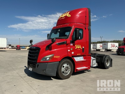 2019 Freightliner CA113 S/A Day Cab Truck Tractor