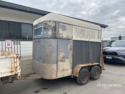 1985 Ranch Horse Float Horse Trailer