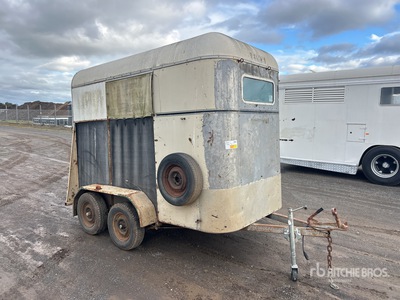 1985 Ranch Horse Float 2.7 m Bogie/A Horse Trailer