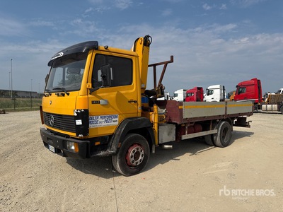 Effer 6000 AZ 2S on 1990 Mercedes-Benz 1117 4x2 Camion plataforma con grua