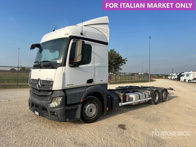 2013 Mercedes-Benz Actros 2542 6x2 Sleeper Container Truck