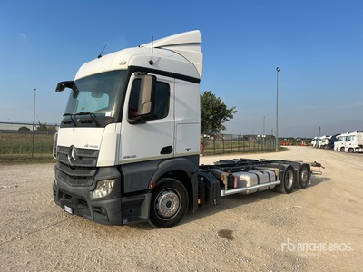 2013 Mercedes-Benz Actros 2542 6x2 Sleeper Container Truck