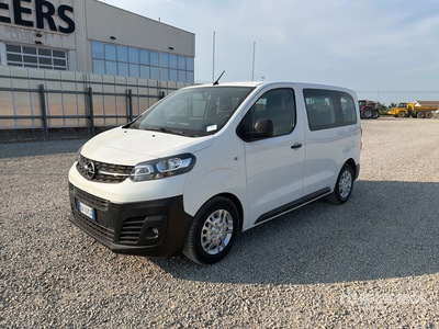 Opel VIVARO LIFE COMBI 1.5D 120CV SES L1H1 9POSTI Bus