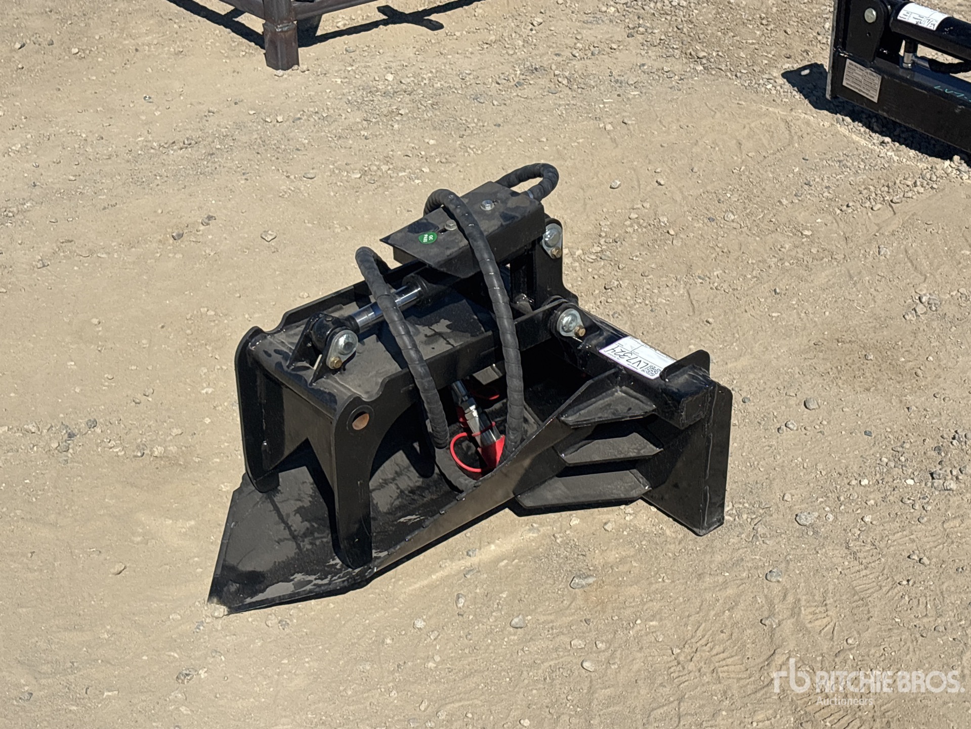 2026 GIYI GY-MSG28 Skid Steer Stump Bucket (Unused)