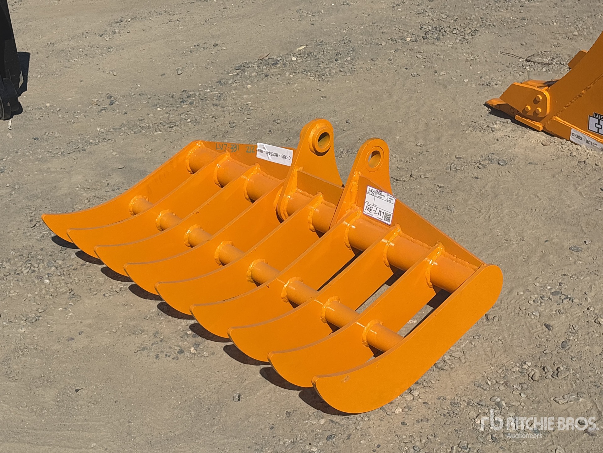 2026 GIYI 43 in Excavator Rake - Fits CAT 305 (Unused)