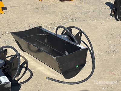 2026 GIYI GY-D3T 32 in Tilting Excavator Bucket (Unused)