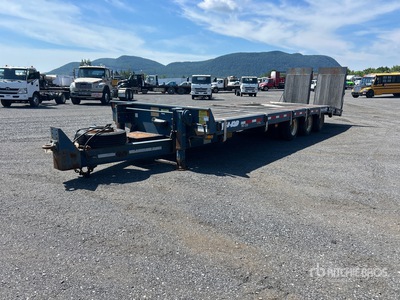 2005 BWS 30 ft Tri/A Tilt Deck Trailer