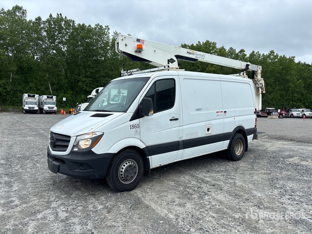 2017 Versalift VANTEL29NE-01 29 ft on 2017 Mercedes-Benz 3500 4x2 Van Mounted Aerial Lift