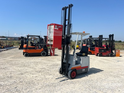 1997 OM E10N 1000 kg Electric Forklift