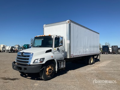 2018 Hino 268 4x2 Furgoneta caja cerrada