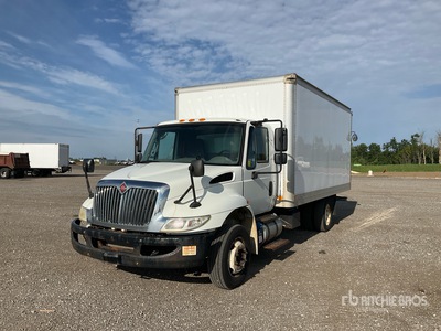 2017 International 4300 SBA LP 4x2 バントラック