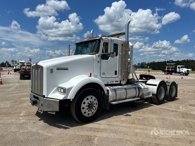 2015 Kenworth T800 6x4 T/A Day Cab Truck Tractor
