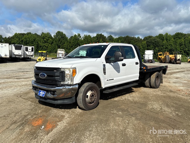2017 Ford F-350 4x4 Crew Cab Flatbed Truck