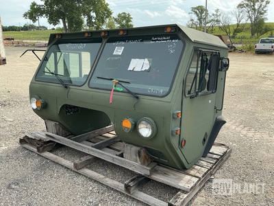Oshkosh M1075 Truck Cap