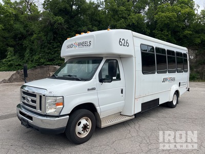 2016 Ford E-450 Super Duty 4x2 20-Seat Transit Bus