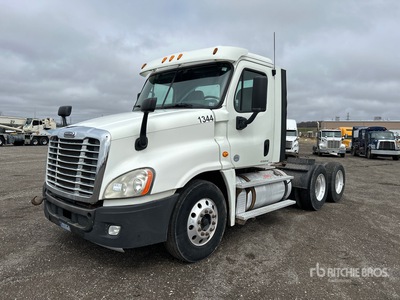 2013 Freightliner Cascadia 125 6x4 T/A Day Cab Truck Tractor