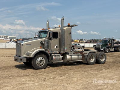 2010 Kenworth T800 Cabeza Tractora Cabina Corta (Inoperable)