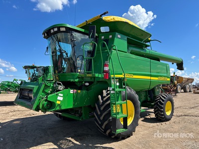 2005 John Deere 9760 Combine Harvester