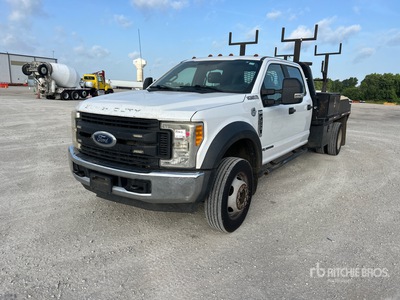 2017 Ford F-550 4x2 Crew Cab Flatbed Truck