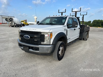 2017 Ford F-550 4x2 Crew Cab شاحنة مسطحة
