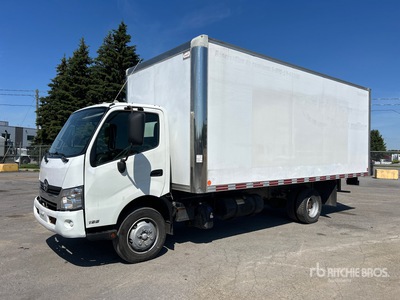 2018 Hino 195 4x2 Camion fourgon