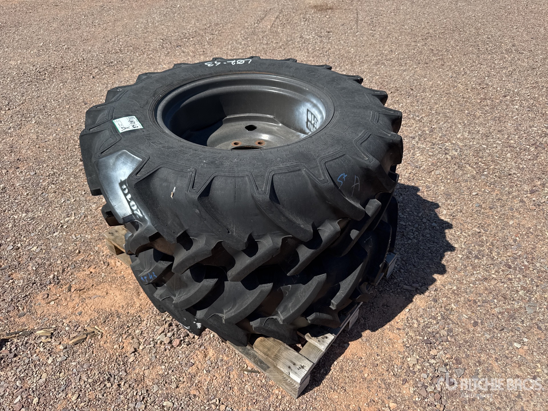 Mitas 340/85R24 F Qte De Roues Qty Of Wheels