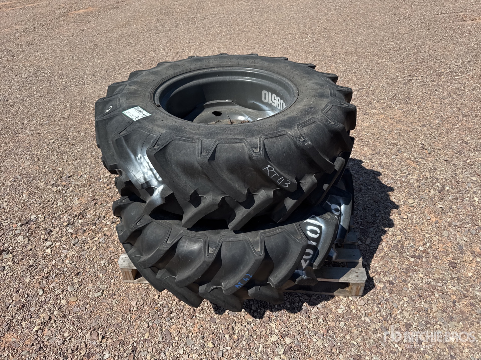 Mitas 340/85R24 F Qte De 2 Roues Qty Of 2 Wheels