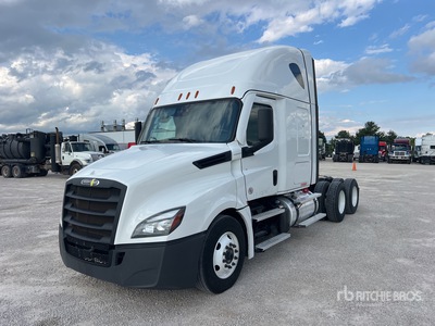 2023 Freightliner Cascadia 126 6x4 T/A Slaapcabine Trekker