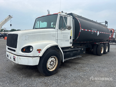 2001 Freightliner FL112 6x4 Camion Distribuidor de Asfalto / Asphalt Distributor Truck