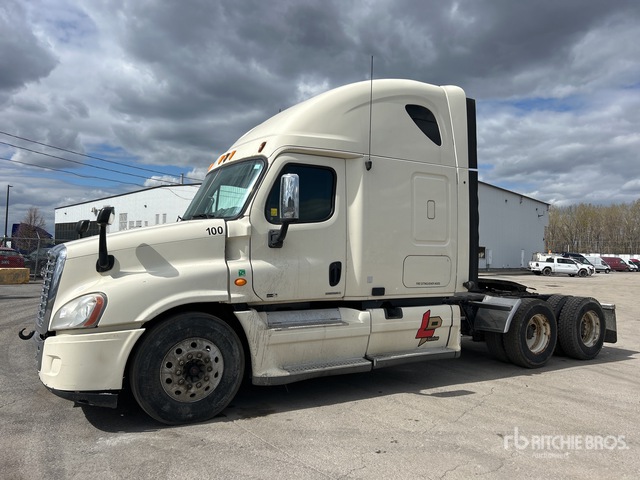 2011 Freightliner Cascadia 125 6x4 T/A Sleeper Truck Tractor