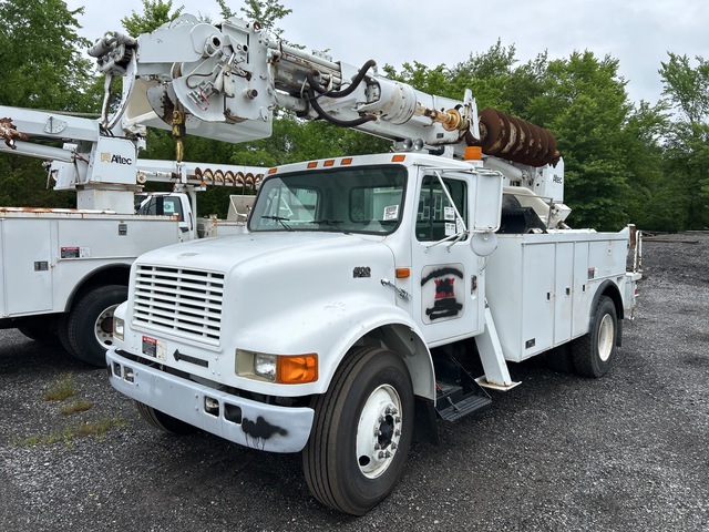 1997 International 4900 Digger Derrick Truck