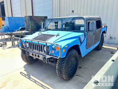 AM General M998 HMMWV HMMWV 4 Door Soft Top w/Truck Body