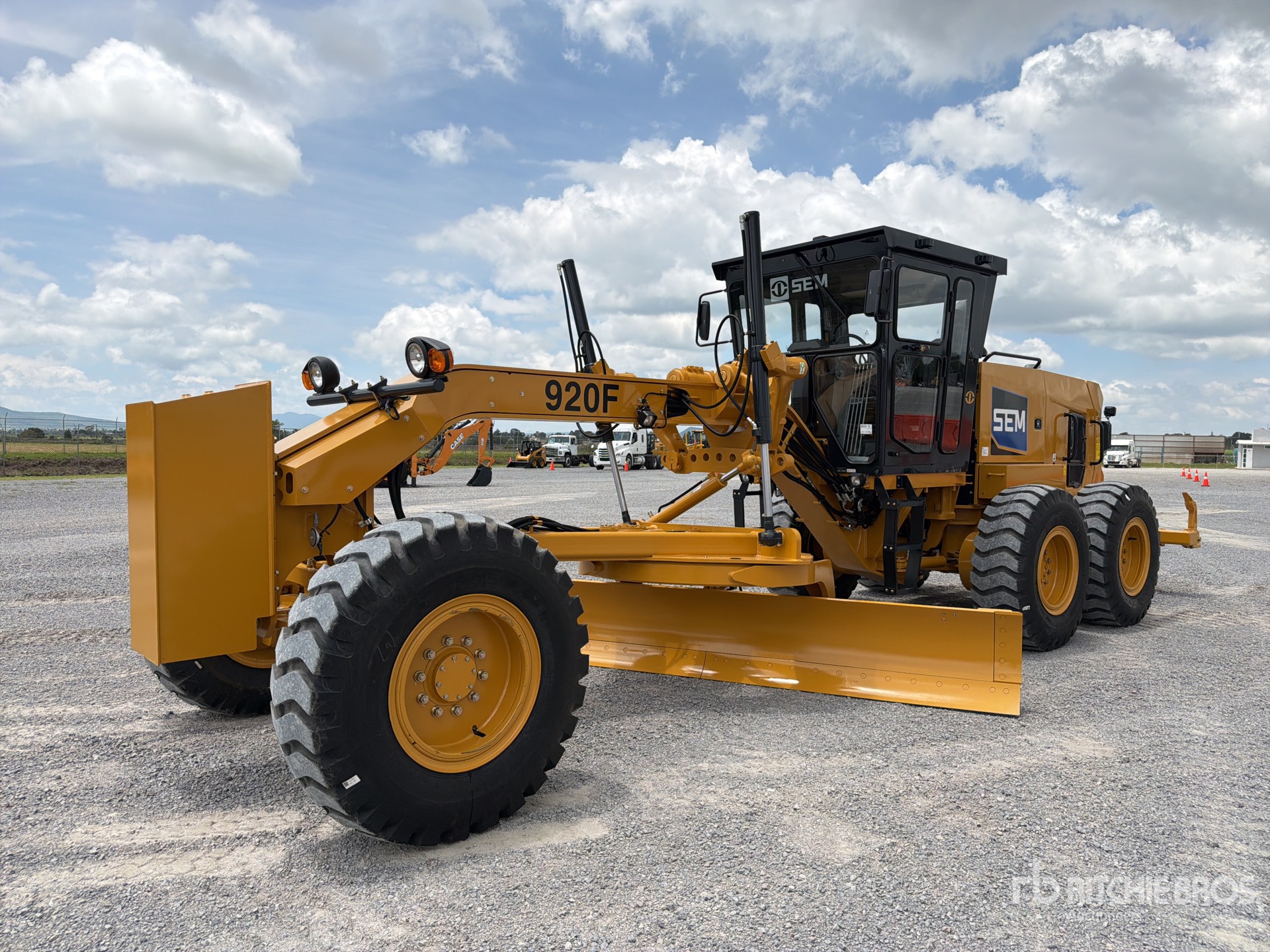 2026 SEM 920F Motoconformadora (Sin Usar) / Motor Grader (Unused)