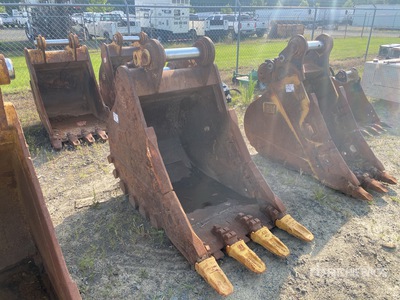 33 in Digging Bucket - Fits CAT 243E/329E