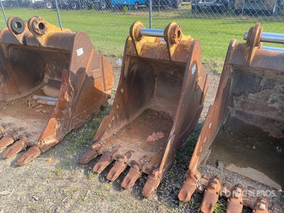 33 in Digging Bucket - Fits Cat 320