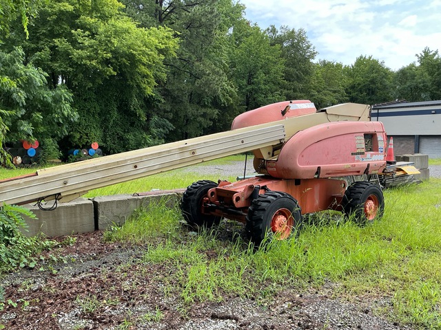 2000 JLG 600S 4WD Diesel Telescopic Boom Lift (Inoperable) 2000 JLG 600S 4WD Diesel Telescopic Boom Lift (Inoperable)